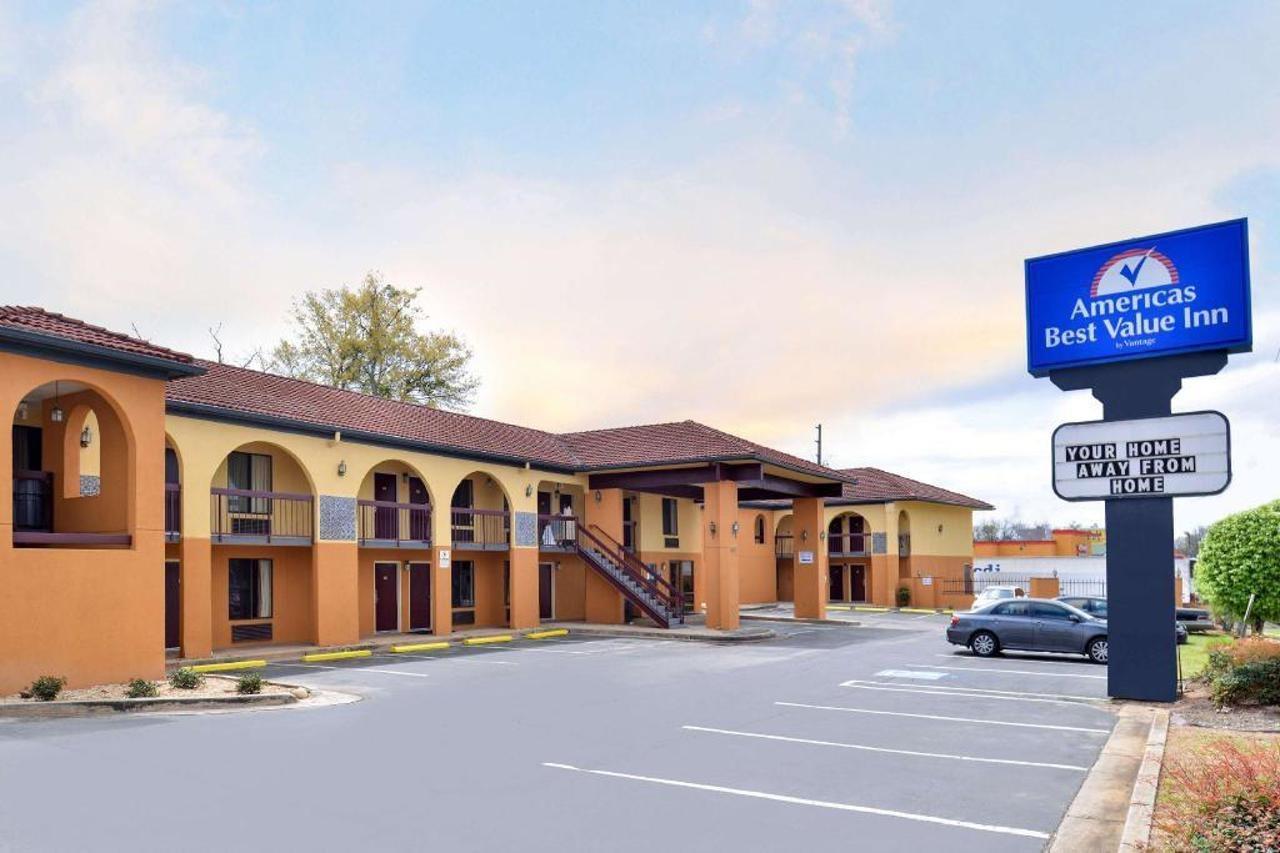 Americas Best Value Inn Fargo Exterior photo