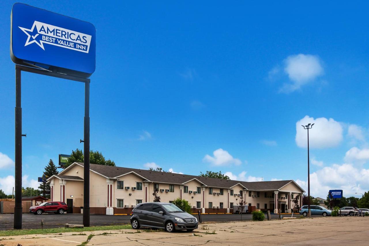 Americas Best Value Inn Fargo Exterior photo