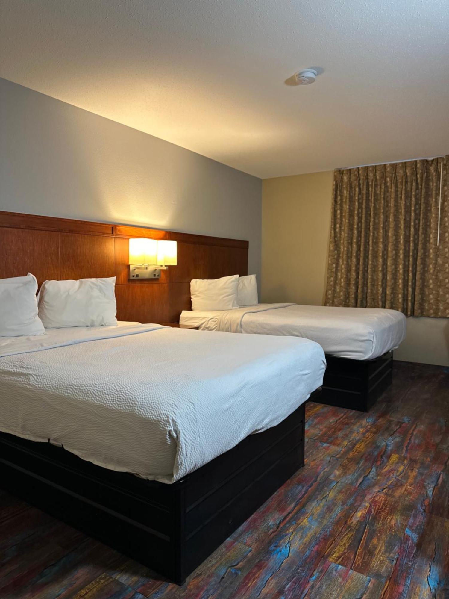 Americas Best Value Inn Fargo Exterior photo