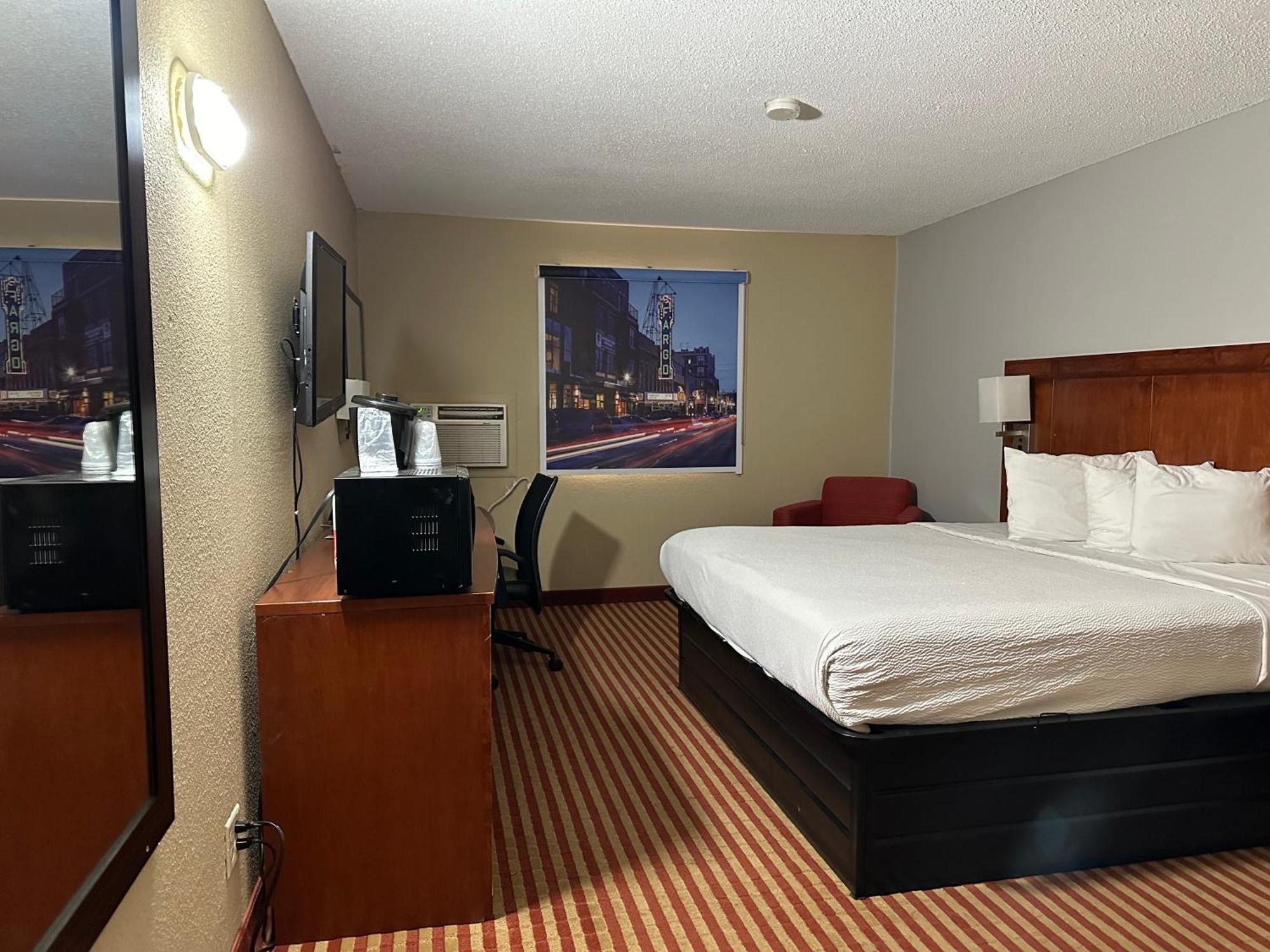 Americas Best Value Inn Fargo Exterior photo